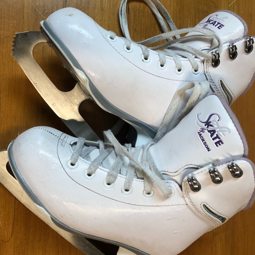 ICE SKATES: Jackson Ultima Soft Skate, size 2
